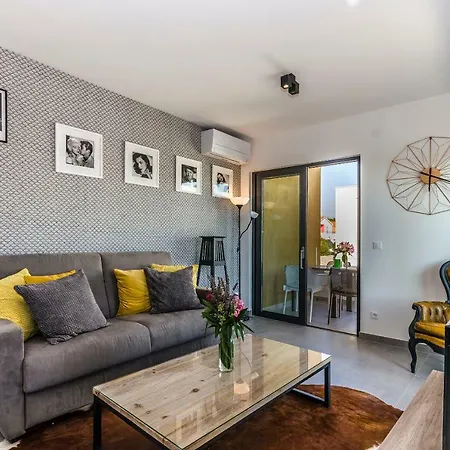 Διαμέρισμα Adriana I Srima